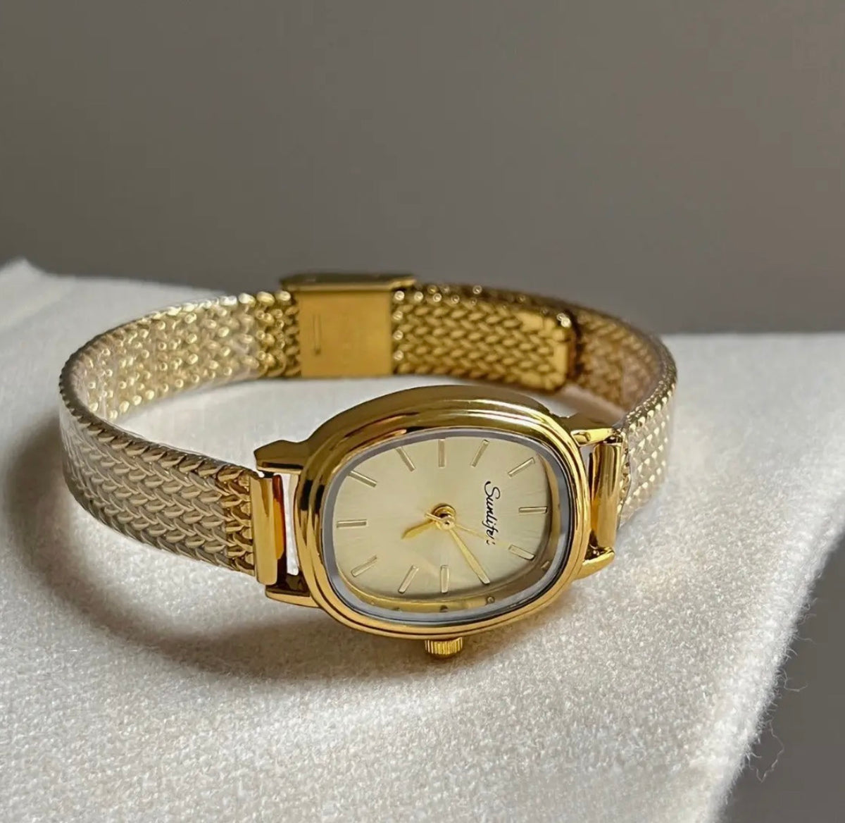 Woman’s Oval Wheat -Link Bracelet Quartz Watch