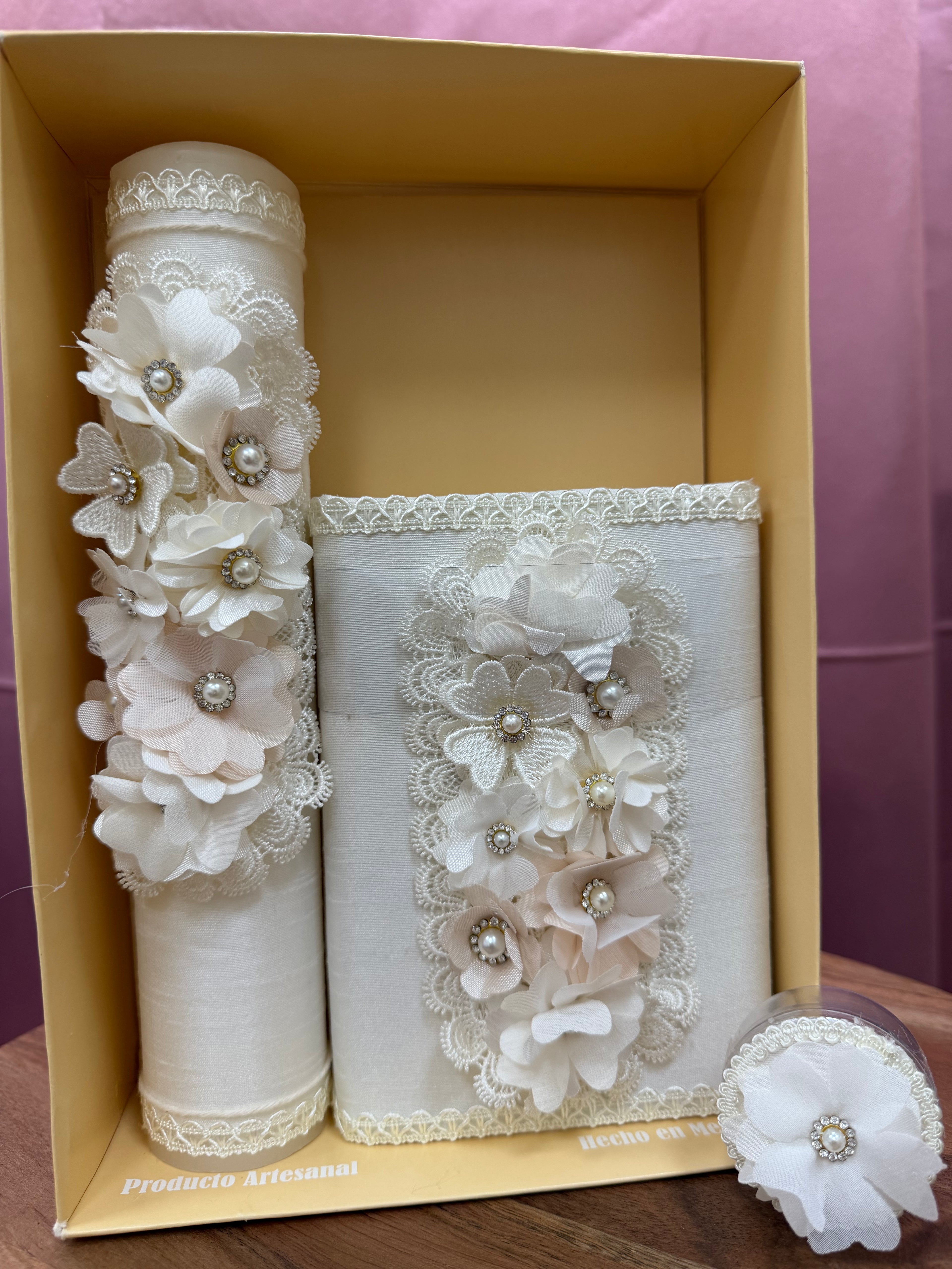 1736 Ivory Floral